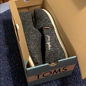Toms